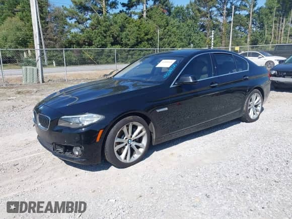 2016 BMW 5 Series 535i z VIN WBA5B1C55GG133493, wystawiony jako IAAI lot #43320525 z przebiegiem 103 470 mil mil oraz . Historia ofert i sprzedaży dostępna na DreamBid. Obrazek 2.