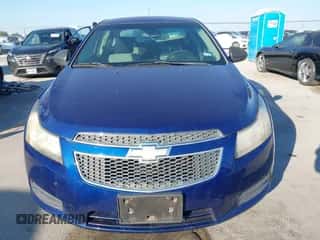 2012 Chevrolet Cruze LS z VIN 1G1PC5SH1C7309468, wystawiony jako IAAI lot #43356916 z przebiegiem 145 405 mil mil oraz . Historia ofert i sprzedaży dostępna na DreamBid. Obrazek 6.