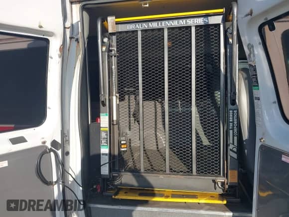 2006 Ford Econoline Cargo with VIN 1FTNS24W36DB38272, listed as a IAAI auction lot 41542894 with 211,370 mi miles and . Bid and sale history available at DreamBid. Image 8.