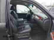 2010 Chevrolet Avalanche LT with VIN 3GNVKFE02AG134301, listed as a IAAI auction lot 41999015 with 180,050 mi miles and . Bid and sale history available at DreamBid. Image 5.