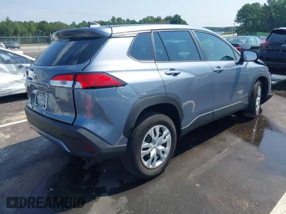 2023 Toyota Corolla Cross L с VIN 7MUAAAAG8PV047616, выставлен на аукционе IAAI как лот 43015926 с пробегом 7 806 миль миль и . История ставок и продаж доступна на DreamBid. Изображение 4.