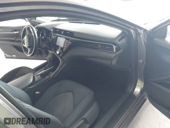 2019 Toyota Camry SE z VIN 4T1B11HK8KU763229, wystawiony jako IAAI lot #43320855 z przebiegiem 99 256 mil mil oraz . Historia ofert i sprzedaży dostępna na DreamBid. Obrazek 5.