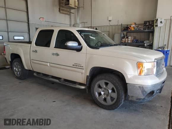 2011 GMC Sierra 1500 SLT z VIN 3GTP2WE37BG150961, wystawiony jako Copart lot #84875285 z przebiegiem 290 890 mil mil oraz Czysty tytuł • Clean title. Historia ofert i sprzedaży dostępna na DreamBid. Obrazek 4.