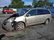 2005 Toyota Sienna XLE z VIN 5TDZA22C15S249449, wystawiony jako Copart lot #82156455 z przebiegiem 156 831 mil mil oraz Szkoda całkowita • Salvage title. Historia ofert i sprzedaży dostępna na DreamBid. Obrazek 1.