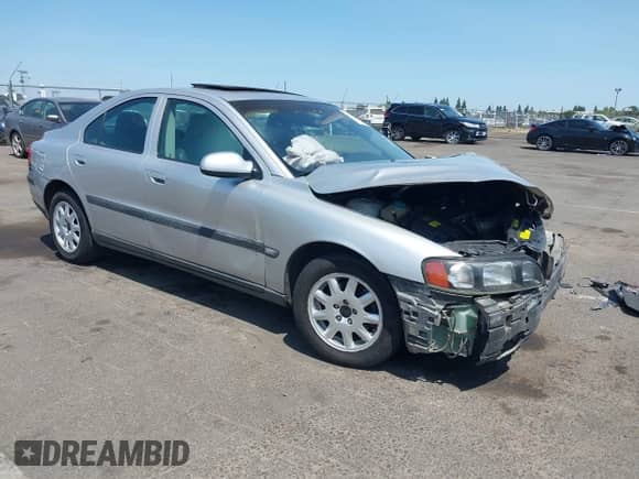 2001 Volvo S60 с VIN YV1RS61N812008524, выставлен на аукционе IAAI как лот 42571008 с пробегом 208 923 миль миль и . История ставок и продаж доступна на DreamBid. Изображение 1.