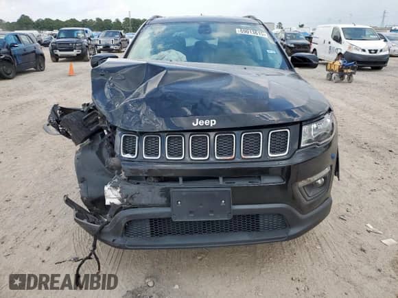 2021 Jeep Compass Latitude with VIN 3C4NJDBBXMT584022, listed as a Copart auction lot 69013615 with 74,898 mi miles and Salvage title. Bid and sale history available at DreamBid. Image 5.