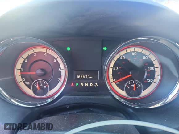 2019 Dodge Grand Caravan SXT with VIN 2C4RDGCGXKR505162, listed as a Copart auction lot 86595895 with 123,677 mi miles and Salvage title. Bid and sale history available at DreamBid. Image 9.