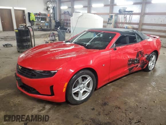 2023 Chevrolet Camaro 1LT z VIN 1G1FB3DS2P0137462, wystawiony jako Copart lot #44216115 z przebiegiem 47 299 mil mil oraz Czysty tytuł • Clean title. Historia ofert i sprzedaży dostępna na DreamBid. Obrazek 1.