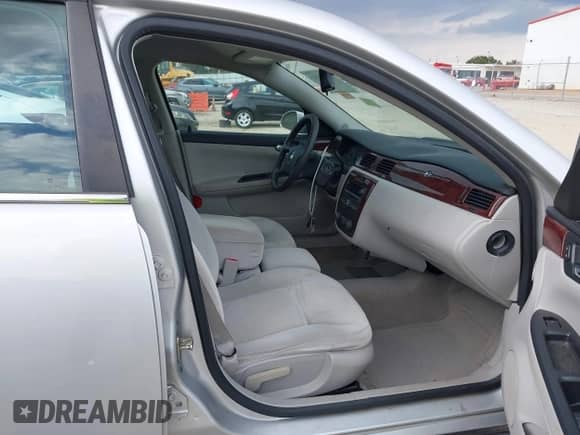 2009 Chevrolet Impala LS with VIN 2G1WB57K591189182, listed as a IAAI auction lot 43282587 with 101,202 mi miles and . Bid and sale history available at DreamBid. Image 5.