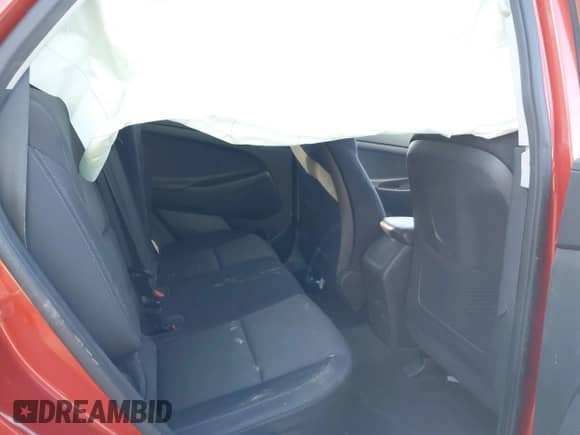 2016 Hyundai Tucson Sport z VIN KM8J33A23GU133430, wystawiony jako IAAI lot #41399258 z przebiegiem Nie podano mil oraz . Historia ofert i sprzedaży dostępna na DreamBid. Obrazek 8.