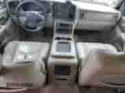 2003 Chevrolet Suburban LT с VIN 3GNGK26U33G176613, выставлен на аукционе Copart как лот 59850095 с пробегом 277 245 миль миль и Списание • Salvage title. История ставок и продаж доступна на DreamBid. Изображение 8.
