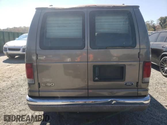 2003 Ford Econoline Cargo Recreational z VIN 1FDRE14L03HB90273, wystawiony jako Copart lot #75815284 z przebiegiem 150 049 mil mil oraz Szkoda całkowita • Salvage title. Historia ofert i sprzedaży dostępna na DreamBid. Obrazek 6.