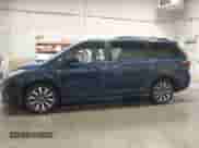 2020 Toyota Sienna XLE Premium z VIN 5TDDZ3DC9LS246480, wystawiony jako IAAI lot #43254031 z przebiegiem 75 899 mil mil oraz . Historia ofert i sprzedaży dostępna na DreamBid. Obrazek 14.