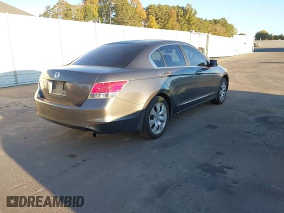 2009 Honda Accord EX с VIN 1HGCP26779A009456, выставлен на аукционе IAAI как лот 43451211 с пробегом 183 108 миль миль и . История ставок и продаж доступна на DreamBid. Изображение 4.