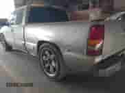 2000 Chevrolet Silverado 1500 LS z VIN 2GCEC19V4Y1308080, wystawiony jako IAAI lot #41619452 z przebiegiem 246 204 mil mil oraz . Historia ofert i sprzedaży dostępna na DreamBid. Obrazek 6.