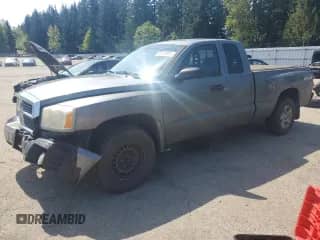 2006 Dodge Dakota SLT with VIN 1D7HW42KX6S520054, listed as a Copart auction lot 53320995 with 205,206 mi miles and Salvage title. Bid and sale history available at DreamBid. Image 1.