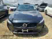 2024 Volvo S60 Core Dark Theme z VIN 7JRL12TK4RG303002, wystawiony jako Copart lot #65386645 z przebiegiem 23 418 mil mil oraz Szkoda całkowita • Salvage title. Historia ofert i sprzedaży dostępna na DreamBid. Obrazek 5.