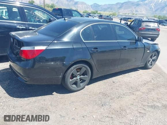 2006 BMW 5 Series z VIN WBANF33526CB86807, wystawiony jako IAAI lot #42182522 z przebiegiem Nie podano mil oraz . Historia ofert i sprzedaży dostępna na DreamBid. Obrazek 4.