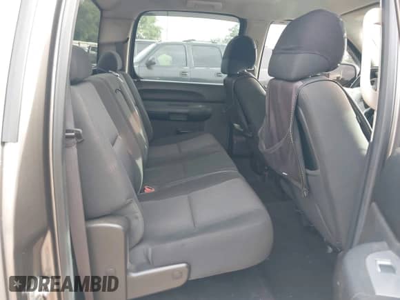 2013 Chevrolet Silverado 1500 LS z VIN 3GCPCREA1DG329917, wystawiony jako IAAI lot #42269536 z przebiegiem 151 636 mil mil oraz . Historia ofert i sprzedaży dostępna na DreamBid. Obrazek 8.