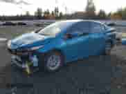 2020 Toyota Prius LE z VIN JTDKARFPXL3139506, wystawiony jako Copart lot #90071985 z przebiegiem 46 244 mil mil oraz Szkoda całkowita • Salvage title. Historia ofert i sprzedaży dostępna na DreamBid. Obrazek 1.
