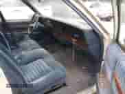 1990 Chevrolet Caprice с VIN 1G1BU54E9LA105479, выставлен на аукционе IAAI как лот 42277687 с пробегом 30 947 миль миль и . История ставок и продаж доступна на DreamBid. Изображение 5.