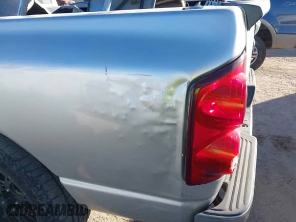 2007 Dodge 1500 SLT с VIN 1D7HA18207J502304, выставлен на аукционе IAAI как лот 41123427 с пробегом 225 502 миль миль и . История ставок и продаж доступна на DreamBid. Изображение 14.