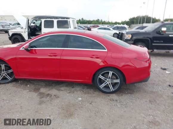 2020 Mercedes-Benz CLA 250 z VIN WDD5J4GB6LN061268, wystawiony jako IAAI lot #43109829 z przebiegiem 134 135 mil mil oraz . Historia ofert i sprzedaży dostępna na DreamBid. Obrazek 14.