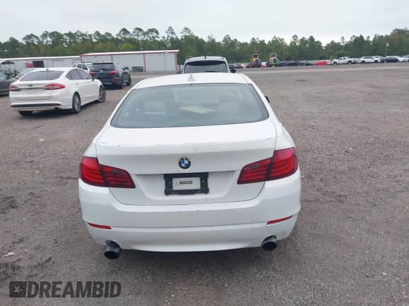 2013 BMW 5 Series 535i с VIN WBAFR7C5XDC820376, выставлен на аукционе IAAI как лот 43388215 с пробегом 157 676 миль миль и . История ставок и продаж доступна на DreamBid. Изображение 16.