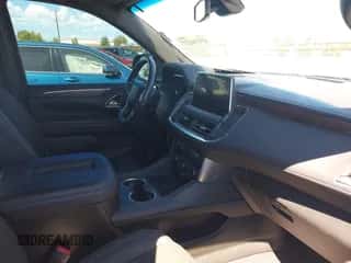 2022 Chevrolet Suburban Z71 с VIN 1GNSKDKD6NR122902, выставлен на аукционе IAAI как лот 43154227 с пробегом 37 244 миль миль и . История ставок и продаж доступна на DreamBid. Изображение 5.