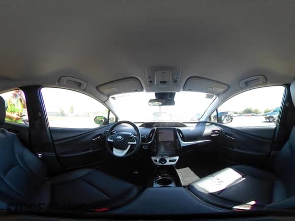 2018 Toyota Prius Plus z VIN JTDKARFP0J3075649, wystawiony jako IAAI lot #42569053 z przebiegiem 99 581 mil mil oraz . Historia ofert i sprzedaży dostępna na DreamBid. Obrazek 18.