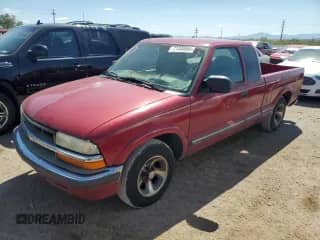 2003 Chevrolet S-10 Fleet z VIN 1GCCS19X538224576, wystawiony jako Copart lot #71499594 z przebiegiem 80 420 mil mil oraz Szkoda całkowita • Salvage title. Historia ofert i sprzedaży dostępna na DreamBid. Obrazek 1.