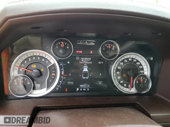 2015 Ram 1500 Laramie z VIN 1C6RR6NT3FS590976, wystawiony jako Copart lot #67740115 z przebiegiem 188 418 mil mil oraz Szkoda całkowita • Salvage title. Historia ofert i sprzedaży dostępna na DreamBid. Obrazek 9.