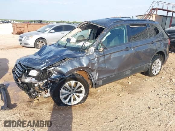 2020 Volkswagen Tiguan S с VIN 3VV1B7AXXLM129594, выставлен на аукционе IAAI как лот 42972106 с пробегом 111 460 миль миль и . История ставок и продаж доступна на DreamBid. Изображение 2.