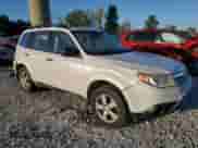 2012 Subaru Forester X z VIN JF2SHABC4CH424299, wystawiony jako Copart lot #81882635 z przebiegiem 117 918 mil mil oraz Czysty tytuł • Clean title. Historia ofert i sprzedaży dostępna na DreamBid. Obrazek 4.