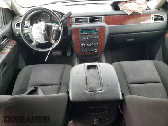 2011 Chevrolet Tahoe LS с VIN 1GNSKAE05BR179000, выставлен на аукционе Copart как лот 71307315 с пробегом 158 165 миль миль и Списание • Salvage title. История ставок и продаж доступна на DreamBid. Изображение 8.