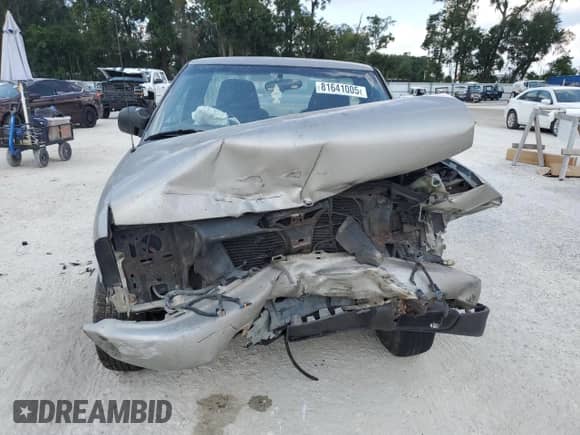 2003 Chevrolet S-10 LS с VIN 1GCCS14H638126298, выставлен на аукционе Copart как лот 81641005 с пробегом 296 896 миль миль и Списание • Salvage title. История ставок и продаж доступна на DreamBid. Изображение 11.