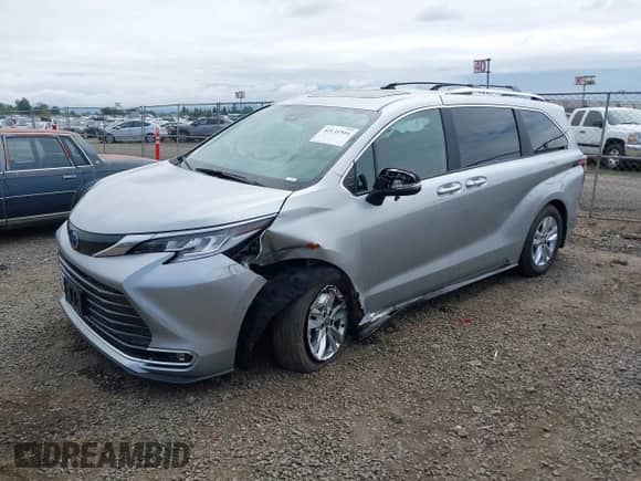2025 Toyota Sienna Limited с VIN 5TDZRKEC9SS234407, выставлен на аукционе IAAI как лот 42131916 с пробегом 7 695 миль миль и . История ставок и продаж доступна на DreamBid. Изображение 2.