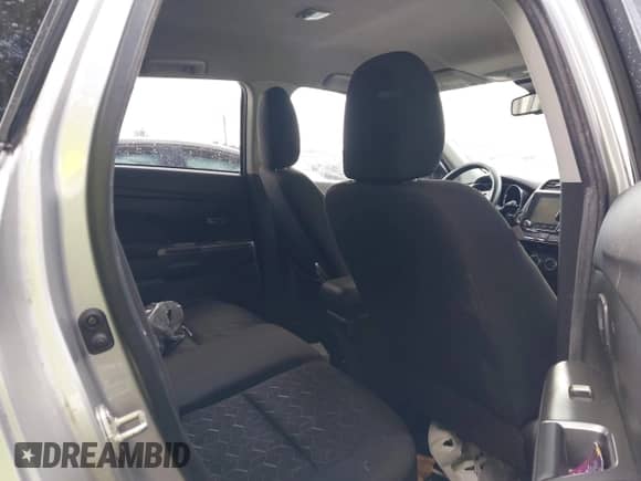 2021 Mitsubishi Outlander ES z VIN JA4ARUAU4MU022370, wystawiony jako IAAI lot #43128868 z przebiegiem 154 821 mil mil oraz . Historia ofert i sprzedaży dostępna na DreamBid. Obrazek 8.