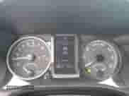 2020 Toyota Tacoma SR5 с VIN 3TMAZ5CNXLM128164, выставлен на аукционе Copart как лот 71077555 с пробегом 79 553 миль миль и Чистый • Clean title. История ставок и продаж доступна на DreamBid. Изображение 9.