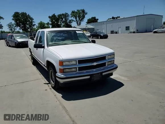 1997 Chevrolet Silverado 1500 with VIN 1GCEC19W8VE228235, listed as a Copart auction lot 57577795 with 206,658 mi miles and Salvage title. Bid and sale history available at DreamBid. Image 13.