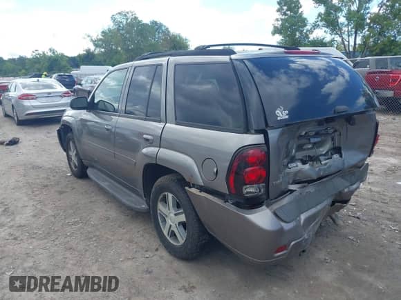 2007 Chevrolet TrailBlazer LS с VIN 1GNDT13S172127485, выставлен на аукционе IAAI как лот 43064848 с пробегом 190 985 миль миль и . История ставок и продаж доступна на DreamBid. Изображение 3.