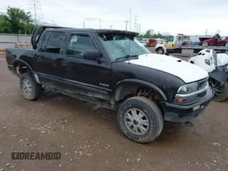 2001 Chevrolet S-10 LS with VIN 1GCDT13WX1K243898, listed as a IAAI auction lot 42879427 with 153,579 mi miles and . Bid and sale history available at DreamBid. Image 1.