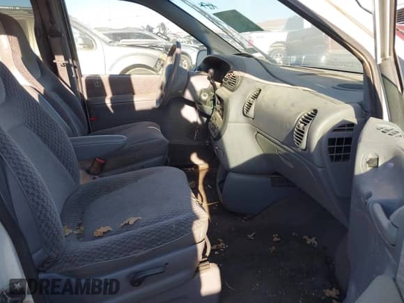 1998 Dodge Caravan Sport z VIN 2B4GP4438WR787782, wystawiony jako IAAI lot #41385563 z przebiegiem 199 358 mil mil oraz . Historia ofert i sprzedaży dostępna na DreamBid. Obrazek 5.