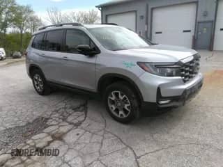 2023 Honda Passport TrailSport с VIN 5FNYF8H6XPB044222, выставлен на аукционе IAAI как лот 42134331 с пробегом 19 026 миль миль и . История ставок и продаж доступна на DreamBid. Изображение 1.
