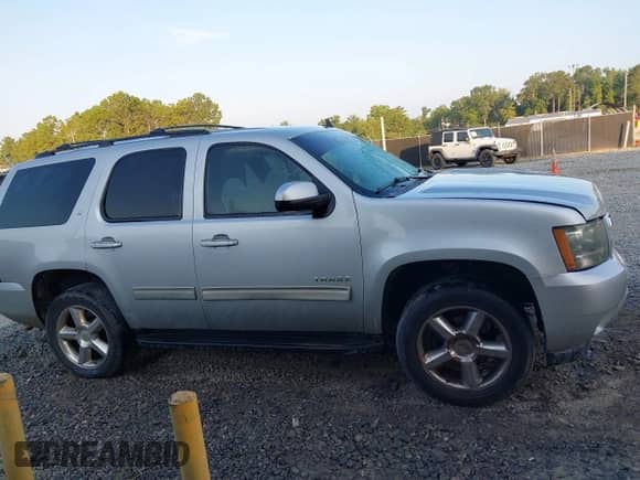 2011 Chevrolet Tahoe LT с VIN 1GNSCBE06BR228935, выставлен на аукционе IAAI как лот 43052440 с пробегом 248 463 миль миль и . История ставок и продаж доступна на DreamBid. Изображение 13.