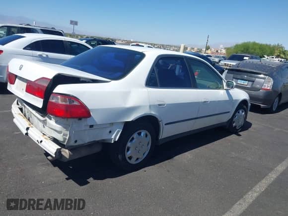 1999 Honda Accord LX с VIN JHMCG5644XC001482, выставлен на аукционе IAAI как лот 43166852 с пробегом 315 312 миль миль и . История ставок и продаж доступна на DreamBid. Изображение 13.