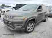 2019 Jeep Compass Latitude z VIN 3C4NJDBB5KT689600, wystawiony jako IAAI lot #43019885 z przebiegiem Nie podano mil oraz . Historia ofert i sprzedaży dostępna na DreamBid. Obrazek 2.