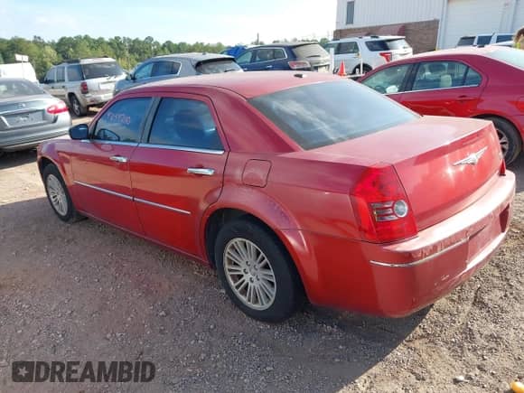 2010 Chrysler 300 Touring Signature с VIN 2C3CA5CV3AH192613, выставлен на аукционе IAAI как лот 43159240 с пробегом Не указан миль и . История ставок и продаж доступна на DreamBid. Изображение 3.