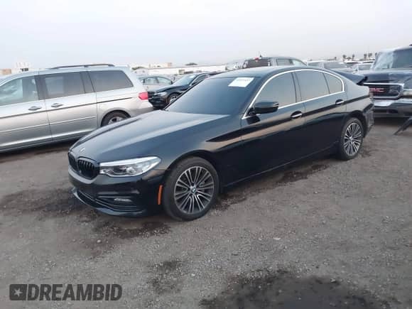 2017 BMW 5 Series 540i с VIN WBAJE5C3XHG913986, выставлен на аукционе IAAI как лот 41421437 с пробегом 62 901 миль миль и . История ставок и продаж доступна на DreamBid. Изображение 2.