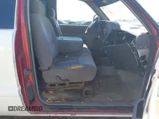 1997 Dodge 1500 z VIN 1B7HC13Y4VJ608090, wystawiony jako IAAI lot #43427617 z przebiegiem 214 100 mil mil oraz . Historia ofert i sprzedaży dostępna na DreamBid. Obrazek 5.